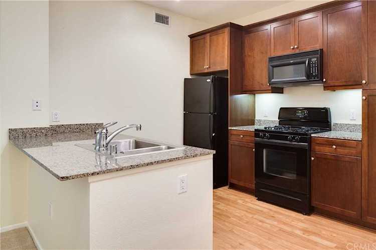 1158 Scholarship Irvine, CA 92612 | MLS NP22013441 Photo 1