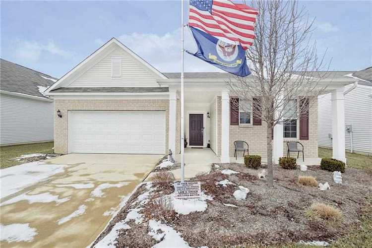 16032 Loire Valley Dr Fishers, IN 46037