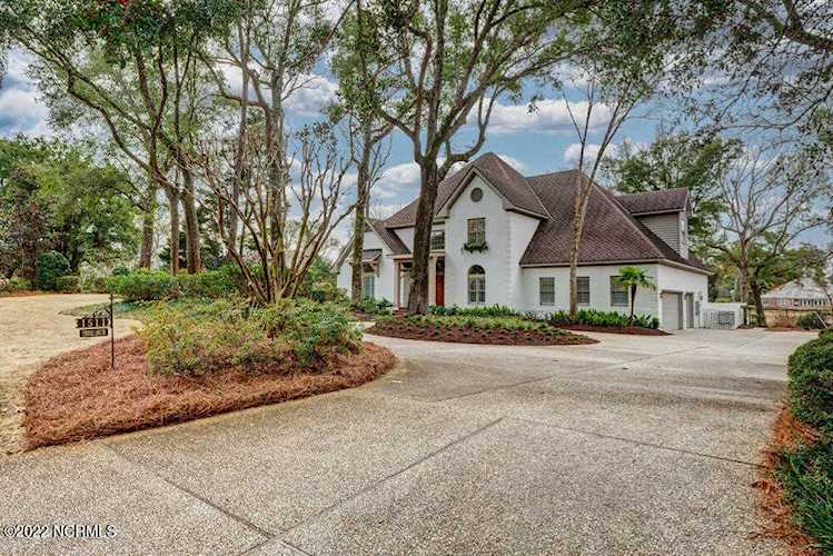 1511 Pembroke Jones Drive Wilmington, NC 28405