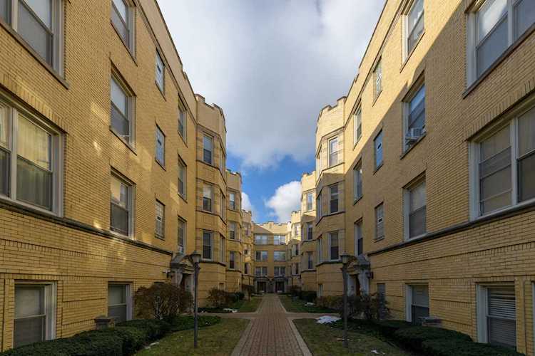 5456 S Cornell Ave #2E, Chicago, IL, 60615 - $146,000 Photo 1