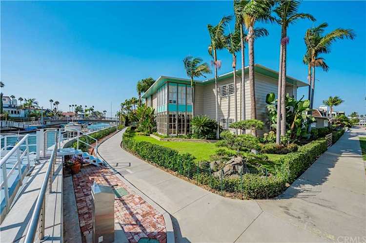 15 The Colonnade Long Beach, CA 90803