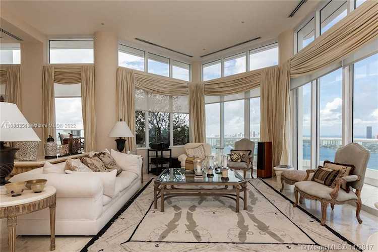 2600 Island Blvd #PH4 Aventura, FL 33160
