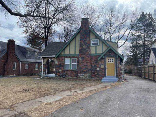 1127 E 75 St Kansas City, MO 64131 | MLS 2365135 Photo 1