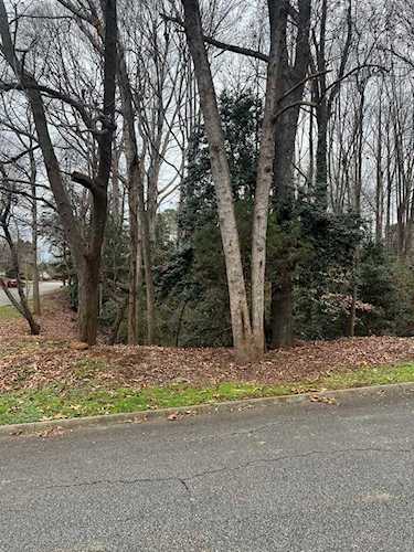 805 Somerset Place Spartanburg, SC 29301