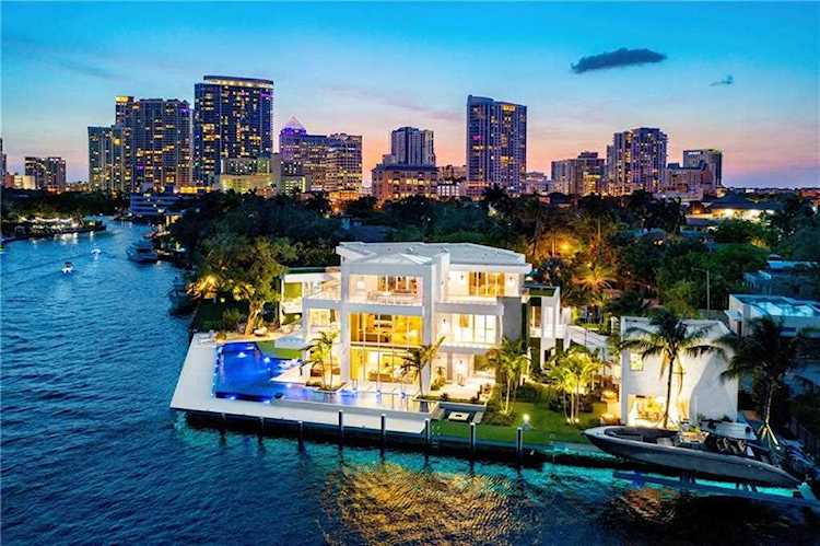 1122 SE 4th St Fort Lauderdale, FL 33301