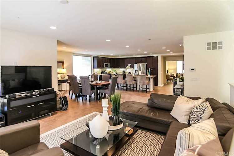 37 Waldorf Irvine, CA 92612 | MLS PW17150324 Photo 1