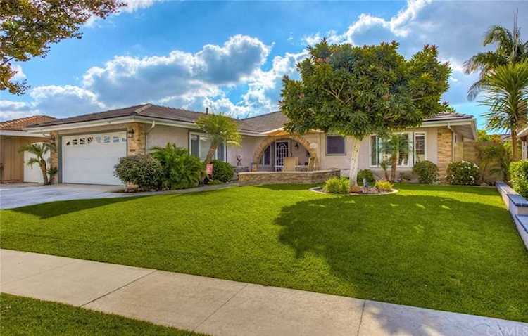 10278 El Monterey Ave, Fountain Valley, CA 92708 | MLS# PW17260336 | home for sale Photo 1