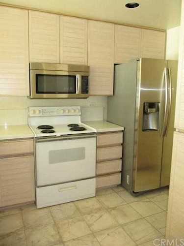 2243 Martin #320 Irvine, CA 92612 | MLS OC14193485 Photo 1