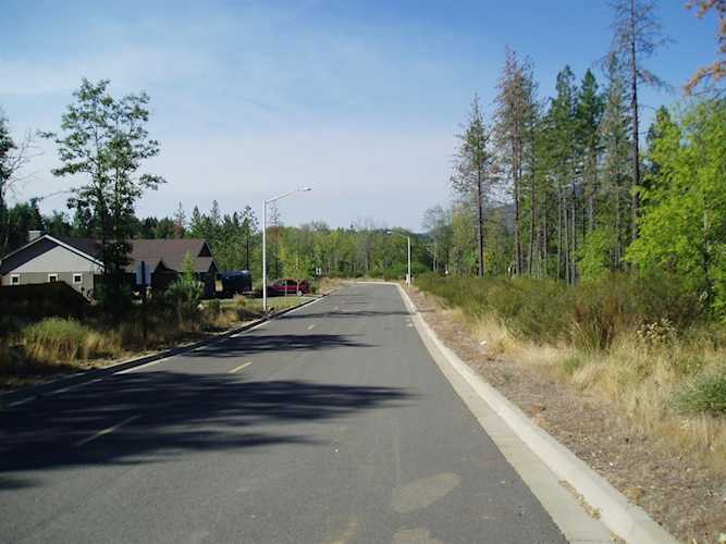 1309 Green Valley Dr Cave Junction, OR 97523