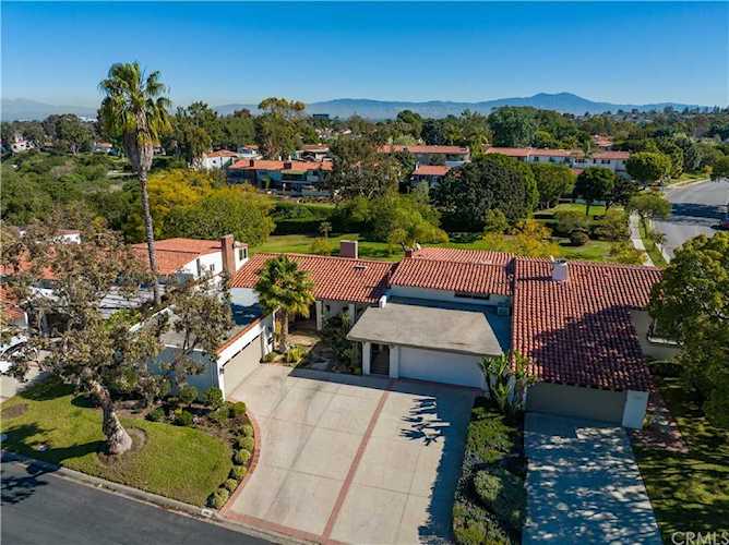 2193 Vista Entrada Newport Beach, CA 92660 | MLS LG22030984 Photo 1