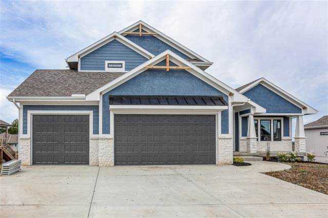 4716 NE Freehold Dr Lee's Summit, MO 64064