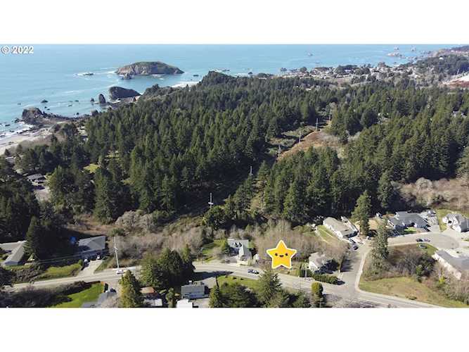 6963 Parkview Brookings, OR 97415 | MLS 22079546 Photo 1