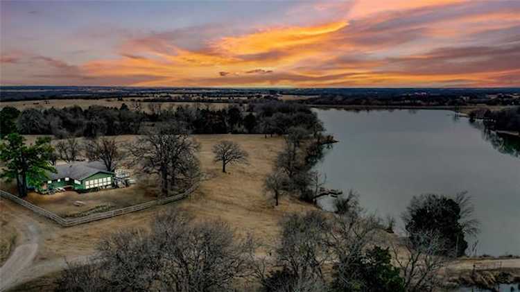 1695 FM 120 Highway Pottsboro, TX 75076