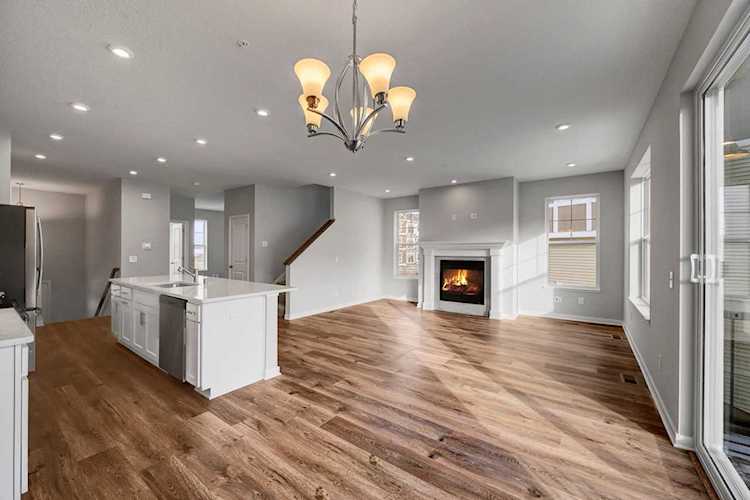 2219 Gateway Curve North Saint Paul, MN 55109