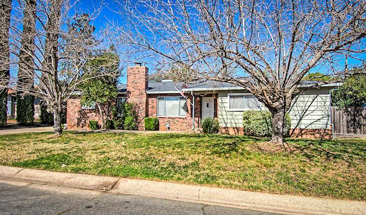 2912 Hawn Ave Redding, CA 96002 | MLS 22-1038 Photo 1