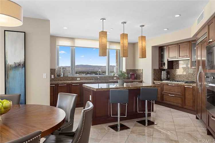 8122 Scholarship Irvine, CA 92612 | MLS NP21003153 Photo 1