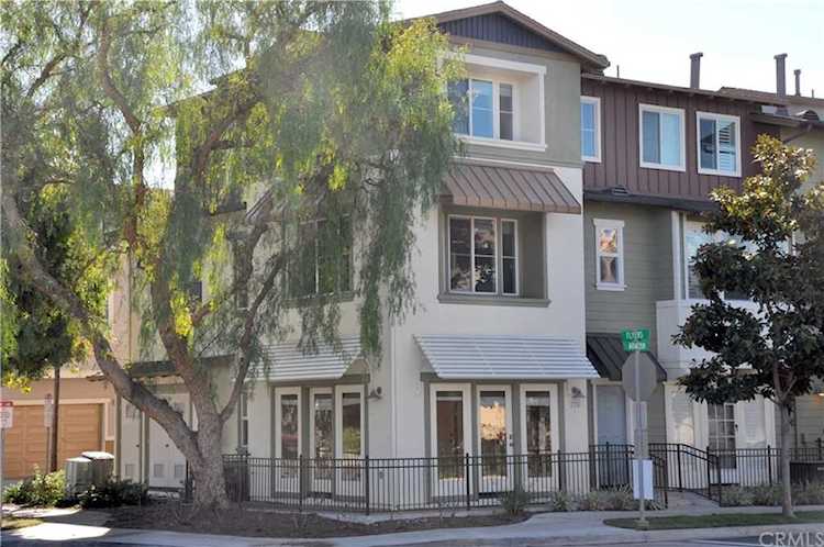 376 Aviator Tustin, CA 92782 | MLS NP21016195 Photo 1