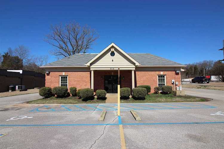 113 Executive Dr Jackson, TN 38305