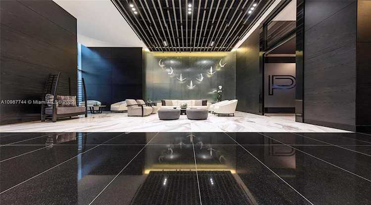851 NE 1st Ave #PH 5211 Miami, FL 33132
