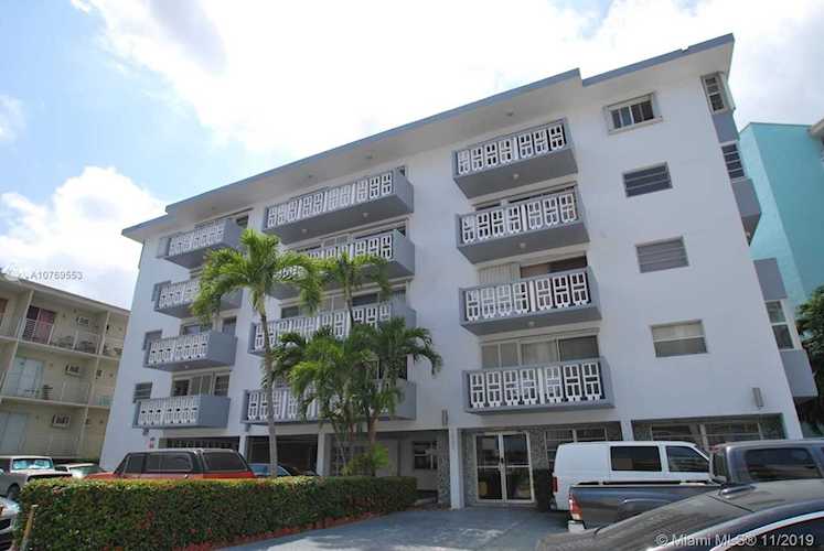 1662 Lincoln Ct #402 Miami Beach, FL 33139