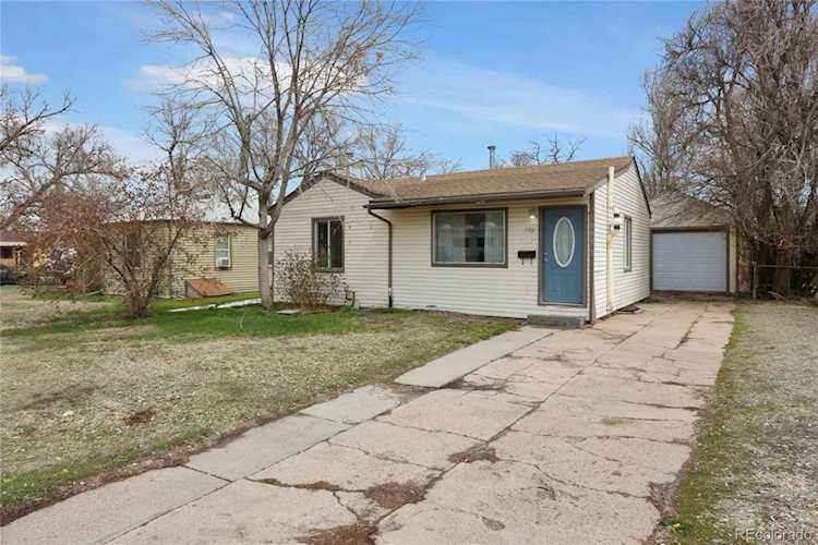 1172 Newark St Aurora, CO 80010 | MLS 7681441 Photo 1