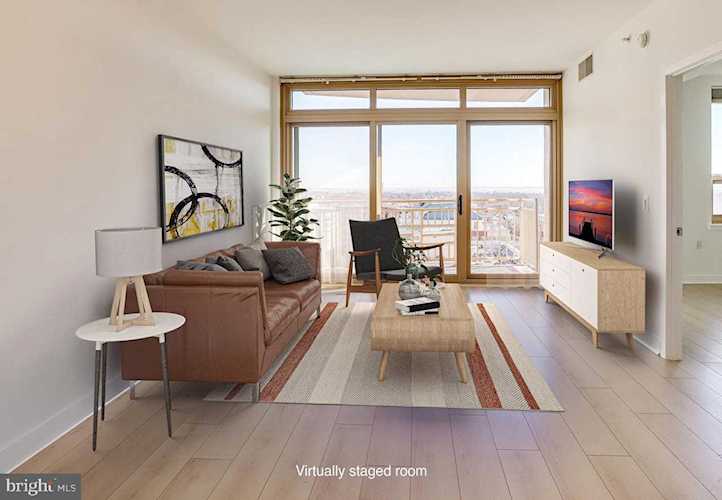 888 Quincy St N #1504 For Sale in Arlington Photo 1