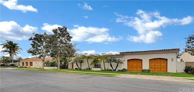 1907 Chubasco Dr Corona Del Mar, CA 92625 | MLS NP22001218 Photo 1