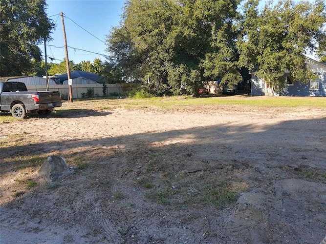 15 W Sessoms Ave Lake Wales, FL 33853
