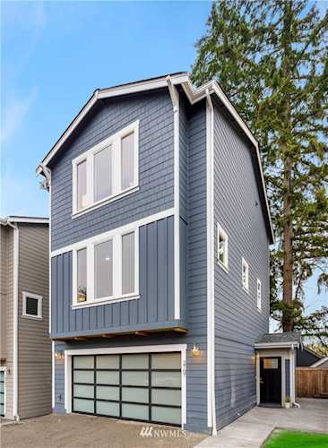 2722 Welcome Ln NW Bainbridge Island, WA 98110