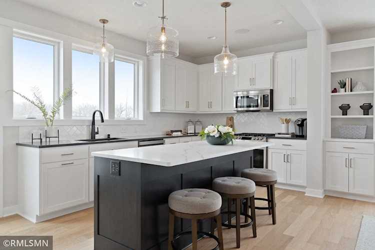 6357 Harvest Trail Chaska, MN 55318