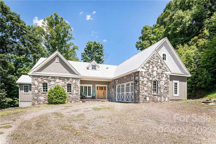 588 Price Town Rd Clyde, NC 28721