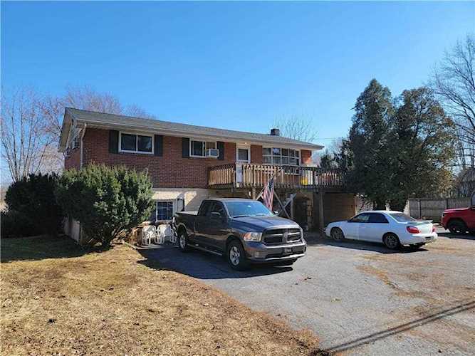 2173 Brookside Rd Macungie, PA 18062