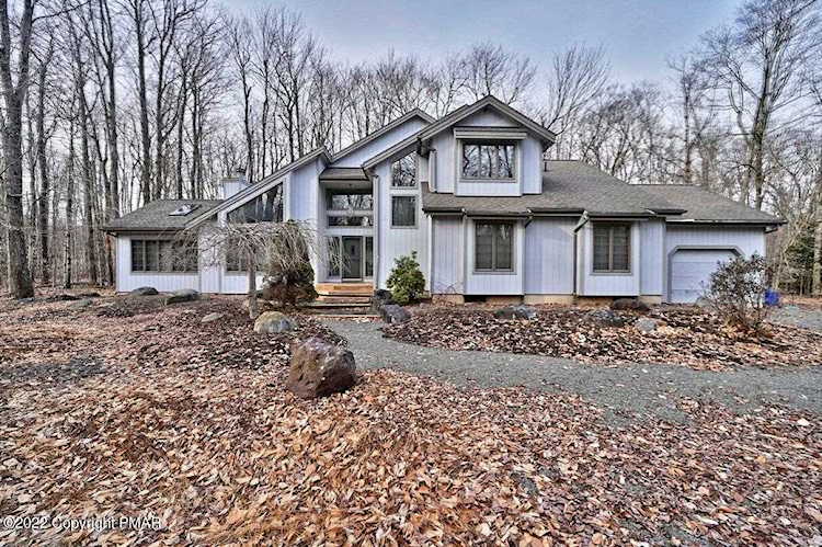 2135 Blue Ox Rd Pocono Pines, PA 18350