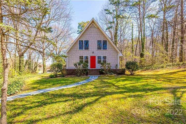 10606 Rozzelles Ferry Rd Charlotte, NC 28214 | MLS 3843079 Photo 1