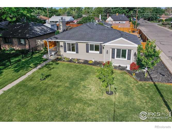 2359 Newport St Chamberlins Colfax Add This home is exactly what you've been looking for! This cute 1940's home on a sprawling corner lot... Denver Denver CO 80207 IR942487 home for sale $654,321 IR942487 Photo 1