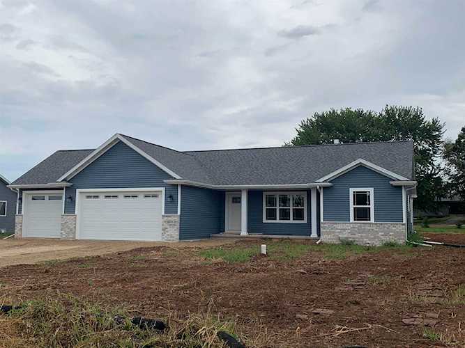 4226 Hayfield Dr Omro, WI 54963 | MLS 50255679 Photo 1