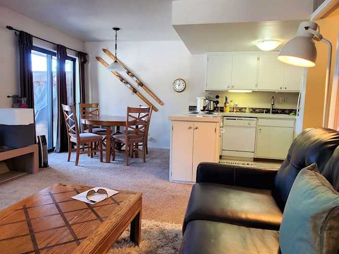 40 Canyon Fireside #101 Mammoth Lakes, CA 93546