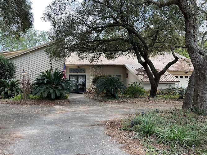 18 Danbury Court Niceville, FL 32578
