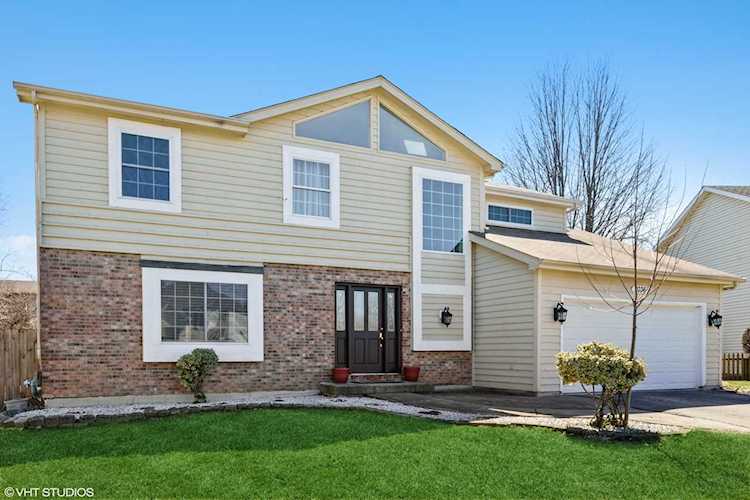 2036 Maplewood Circle Naperville, IL 60563 | MLS 11360114 Photo 1