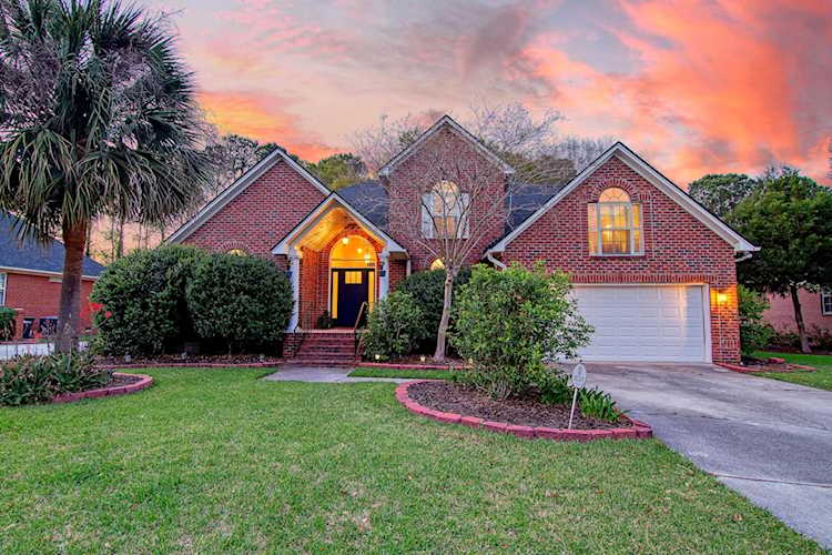 Home For Sale in Hidden Cove Mount Pleasant Charleston. 572 Fishermans Bend.| Matt O’Neill Real Estate Photo 1