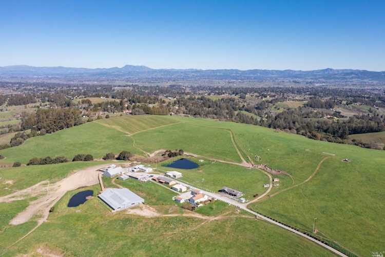 5335 Burnside Road Sebastopol, CA 95472