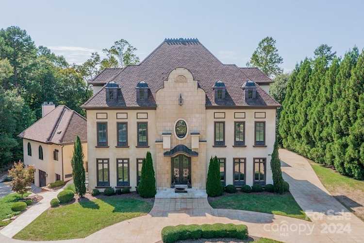 1118 Seminole Dr Fort Mill, SC 29707