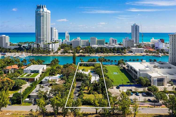 4333 Pine Tree Dr Miami Beach, FL 33140