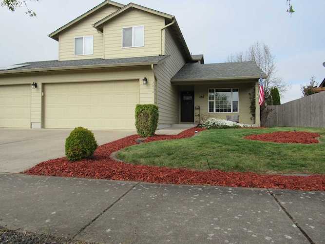 1056 Cherry Blossom Lebanon, OR 97355 | MLS 22403441 Photo 1