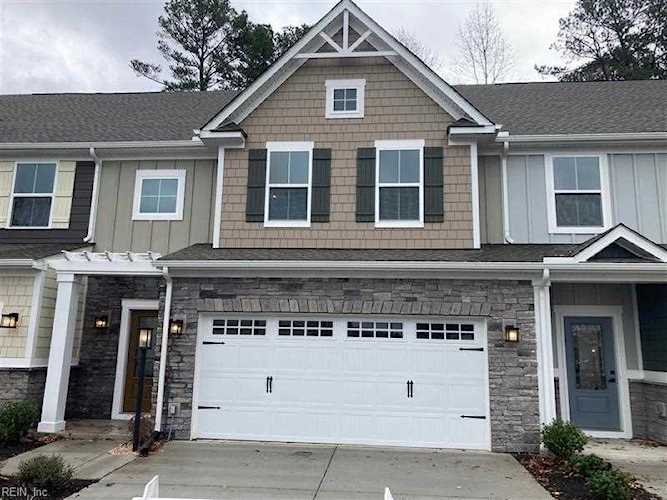 1605 Marylou Ln Chesapeake, VA 23323