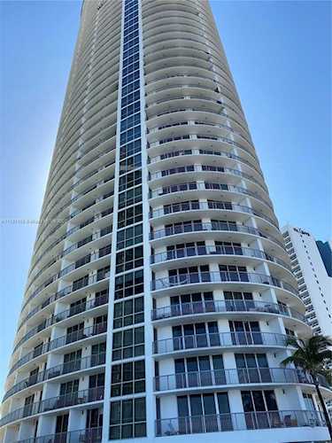 1750 N Bayshore Dr #2015 Miami, FL 33132