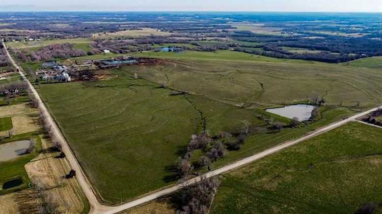 21605 S Funkhouser Rd Pleasant Hill, MO 64080