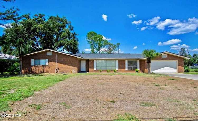 2108 Saint Andrews Boulevard Blvd Panama City FL 32405 723380 Island View Estates home for sale Make it your business or make it your home. This property has the space you need. Do not miss this... Photo 1