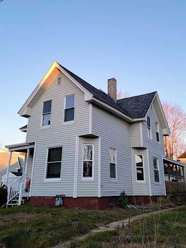 NHRealtyGals New Hampshire Real Estate REMAX Karin Provencher NH Realty Gals Real Estate Agent Photo 1