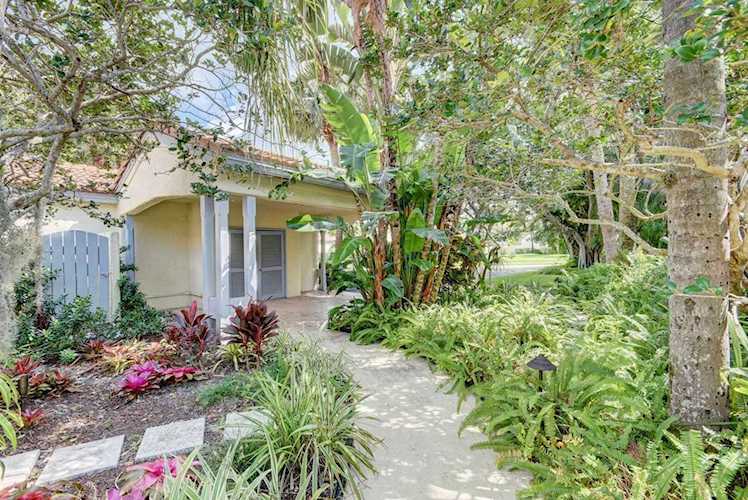 2449 Vista Del Prado Drive Wellington, FL 33414